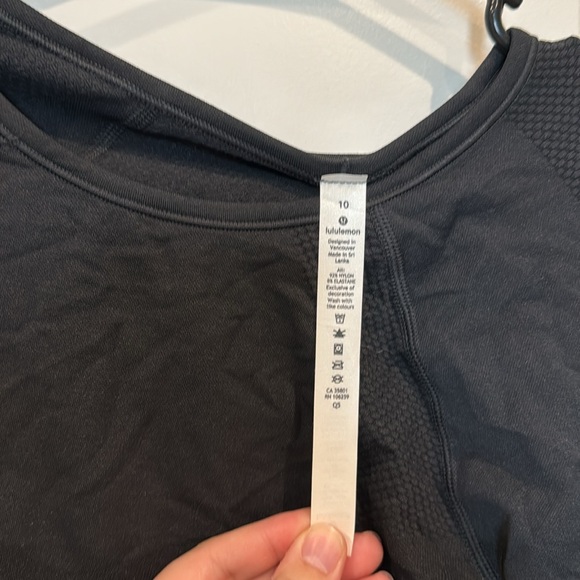 Lululemon swiftly crop top - Picture 2 of 2